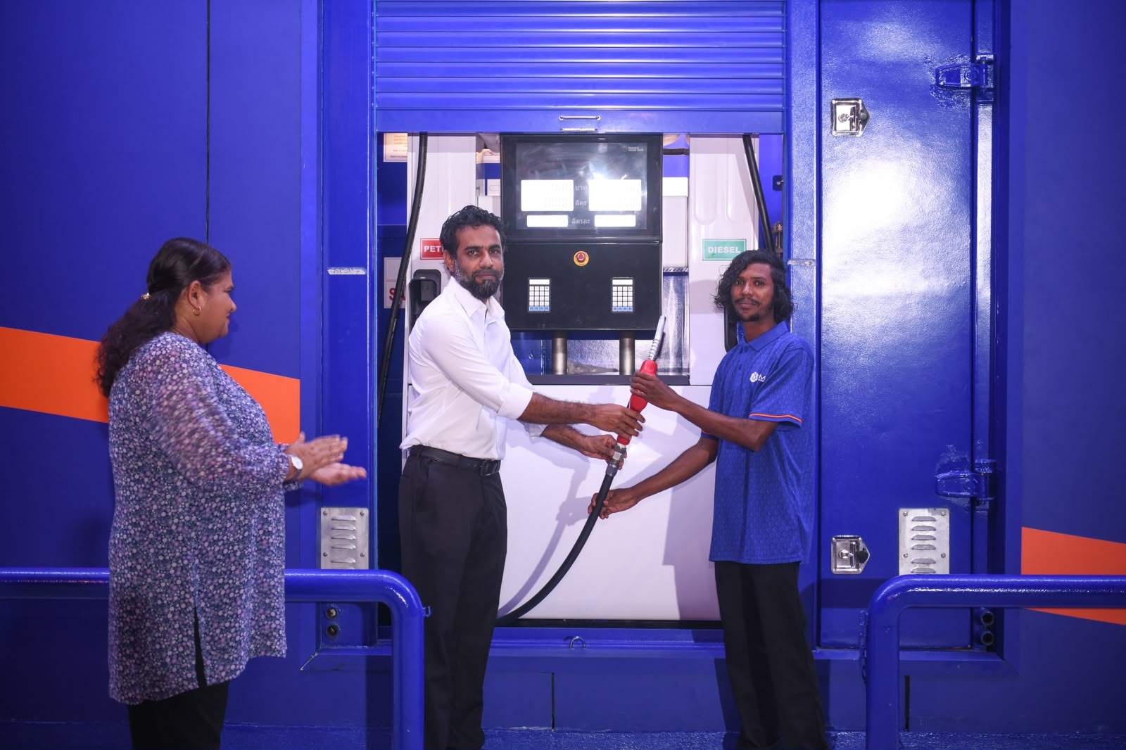 މަނަދޫގައި އެފްއެސްއެމްގެ ފިއުލް ސްޓޭޝަނެއް ހުޅުވައި ޚިދުމަތް ދޭން ފަށައިފި