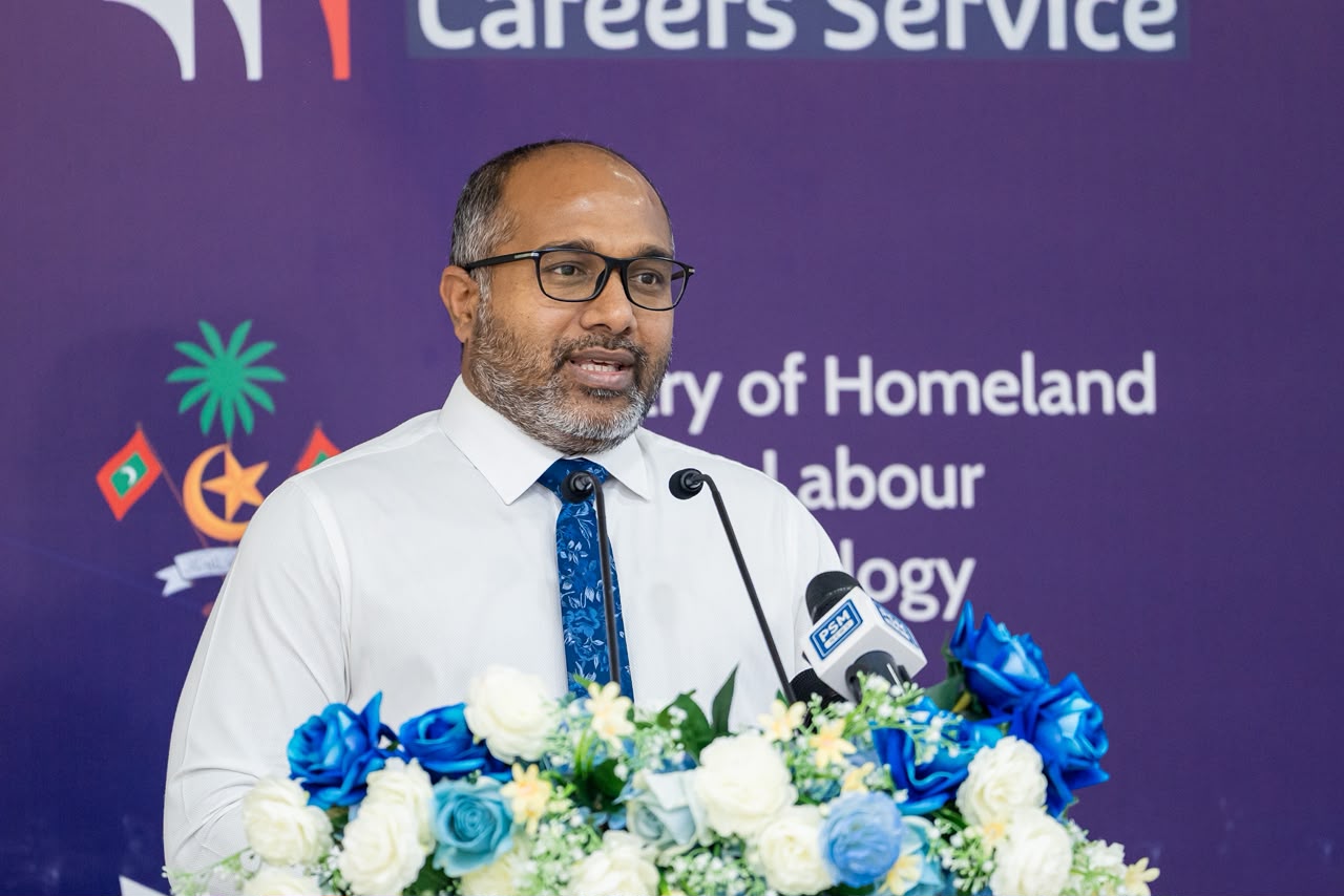 އަބުޗާގެ ޕެރޯލް ބާޠިލުކޮށް ބޯޑުގެ ނުވަ މެންބަރުން މަޤާމުން ވަކިކޮށްފި