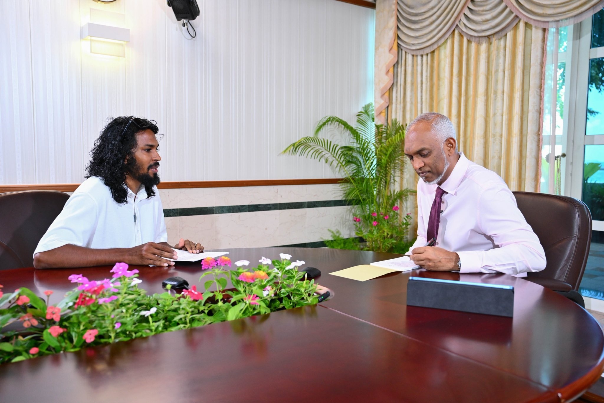 އޮންލައިން ވިޔަފާރީގެ ދަތިތައް ހައްލުކޮށްދޭނެ ކަމުގެ ޔަގީންކަން ރައީސް ދެއްވައިފި